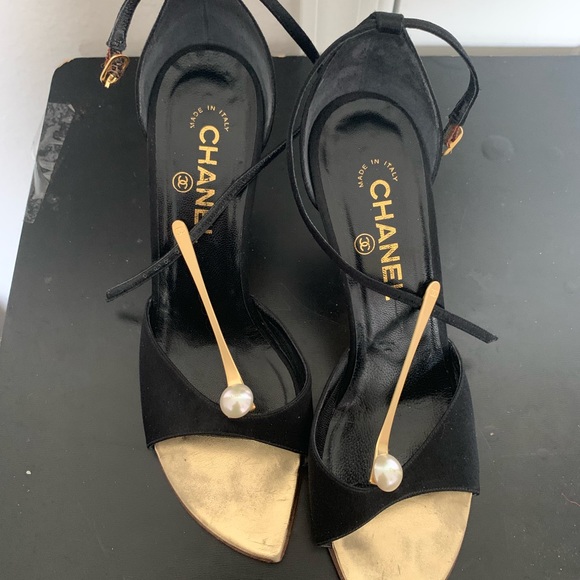 - Chanel Sandals /Buckle broke 2 half inches/ toy can add a new Strap - Picture 3 of 12